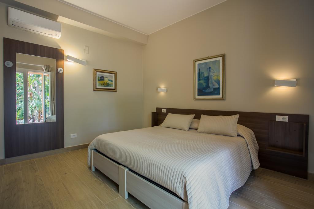 Temenos Villa By Ortigiaapartments Syracuse Bagian luar foto