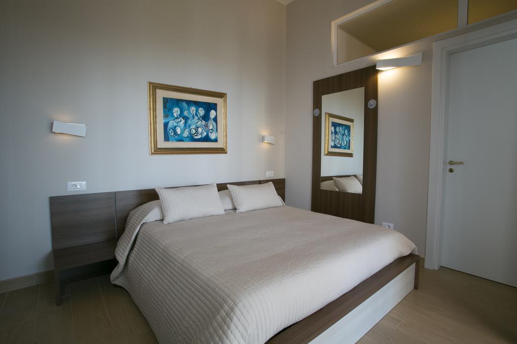 Temenos Villa By Ortigiaapartments Syracuse Bagian luar foto