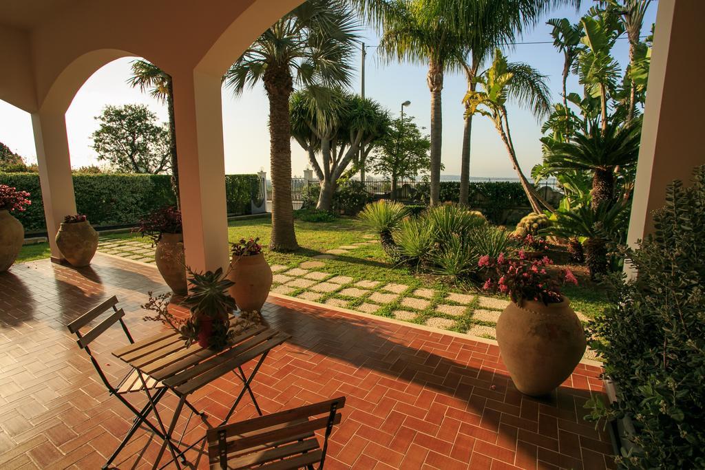 Temenos Villa By Ortigiaapartments Syracuse Bagian luar foto