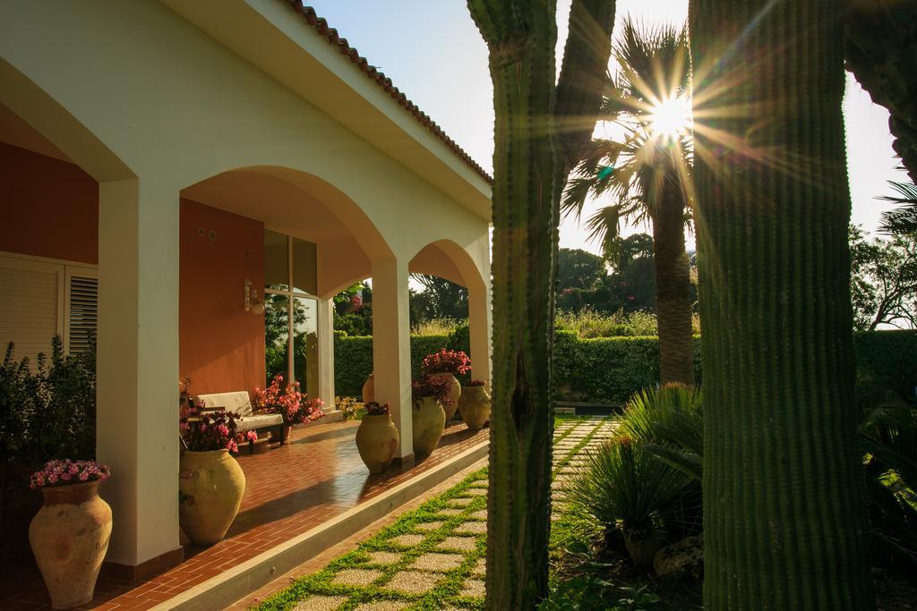 Temenos Villa By Ortigiaapartments Syracuse Bagian luar foto