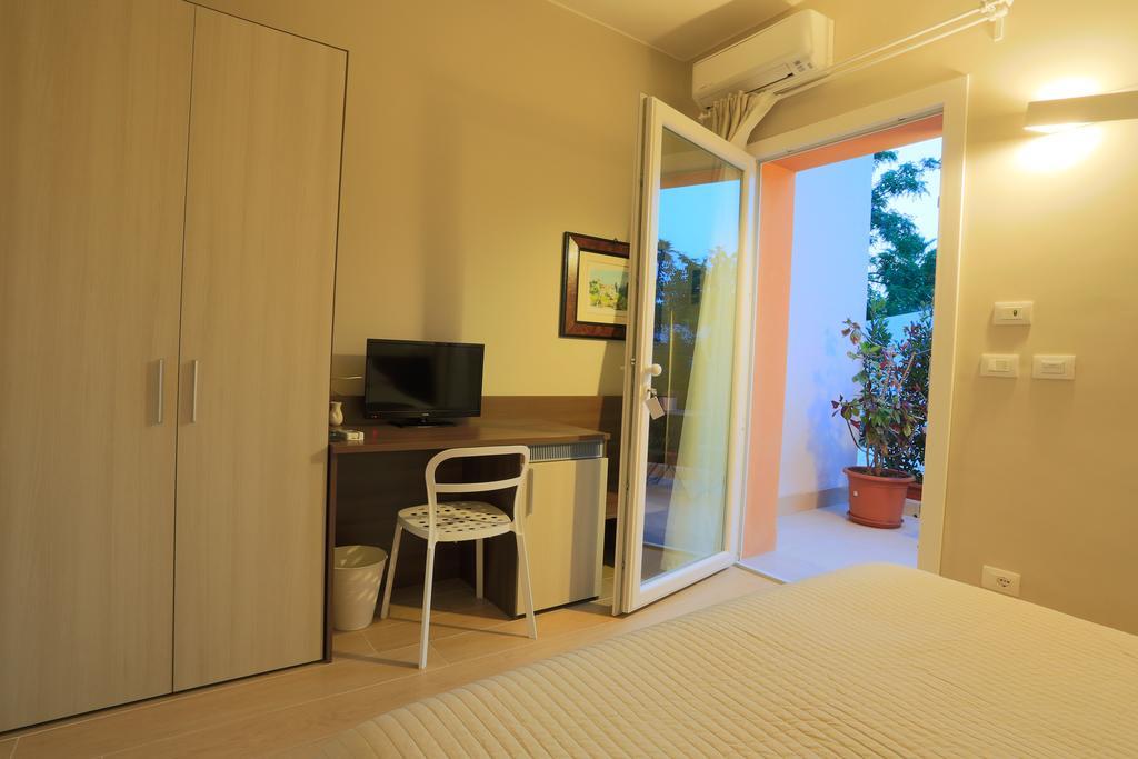Temenos Villa By Ortigiaapartments Syracuse Bagian luar foto