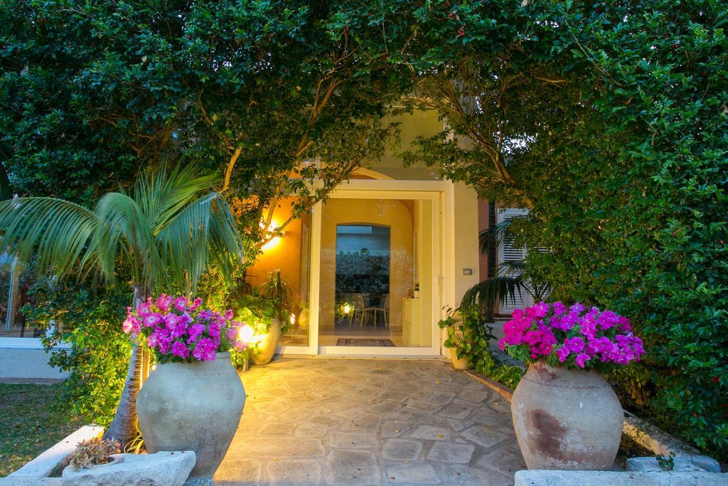 Temenos Villa By Ortigiaapartments Syracuse Bagian luar foto